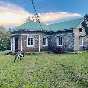 https://thottom-stays-private-bungalow.hotels-munnar.com
